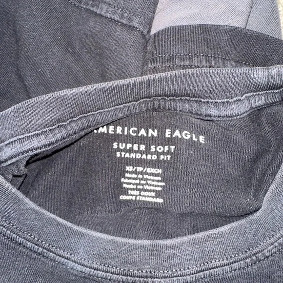 American Eagle Outfitters Charcoal Short Sleeve Tee - Picture 4 of 4